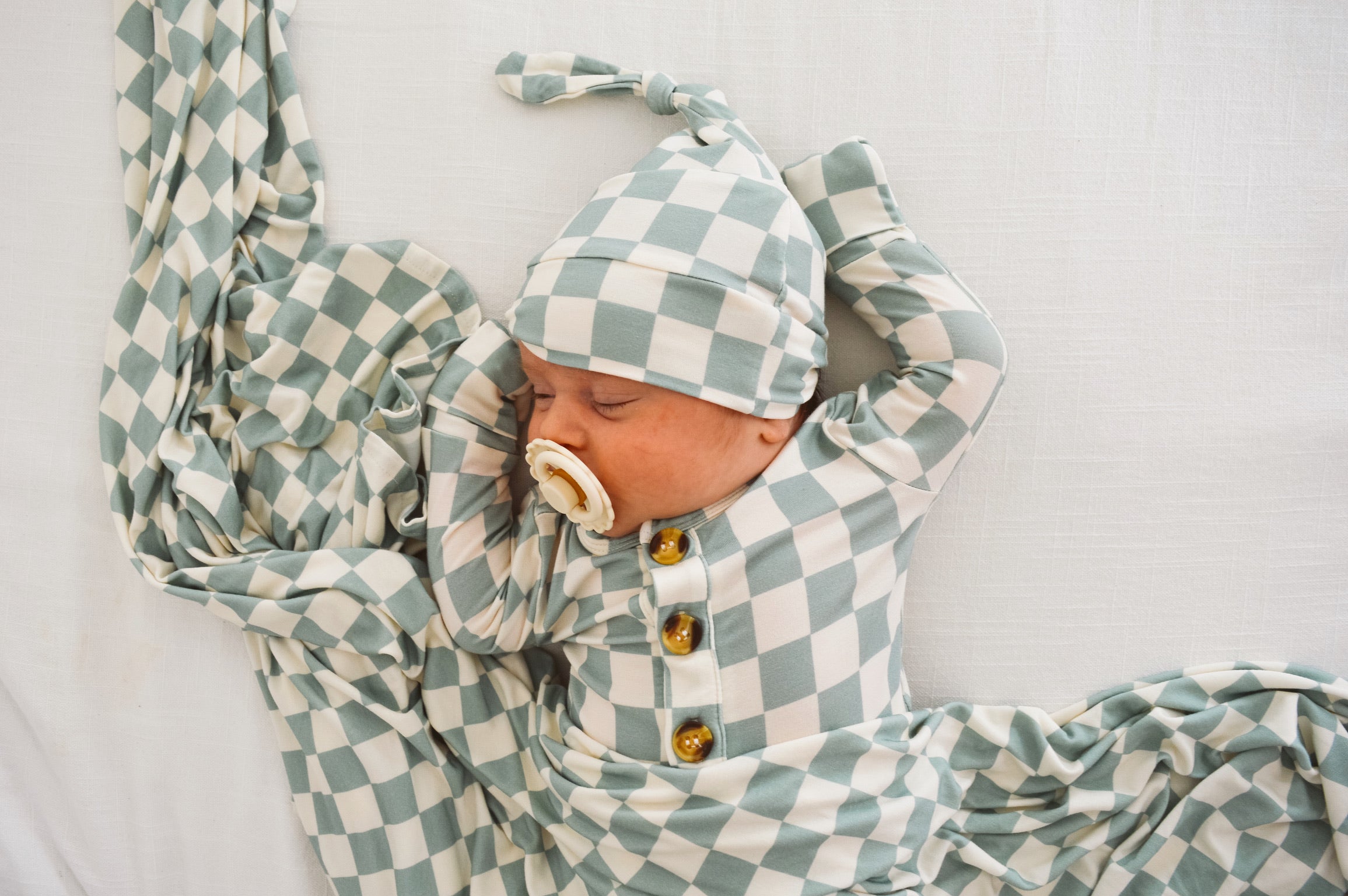 Madden Jade Welcome Baby Bundle Set: Blanket, Hat, Knotted Gown