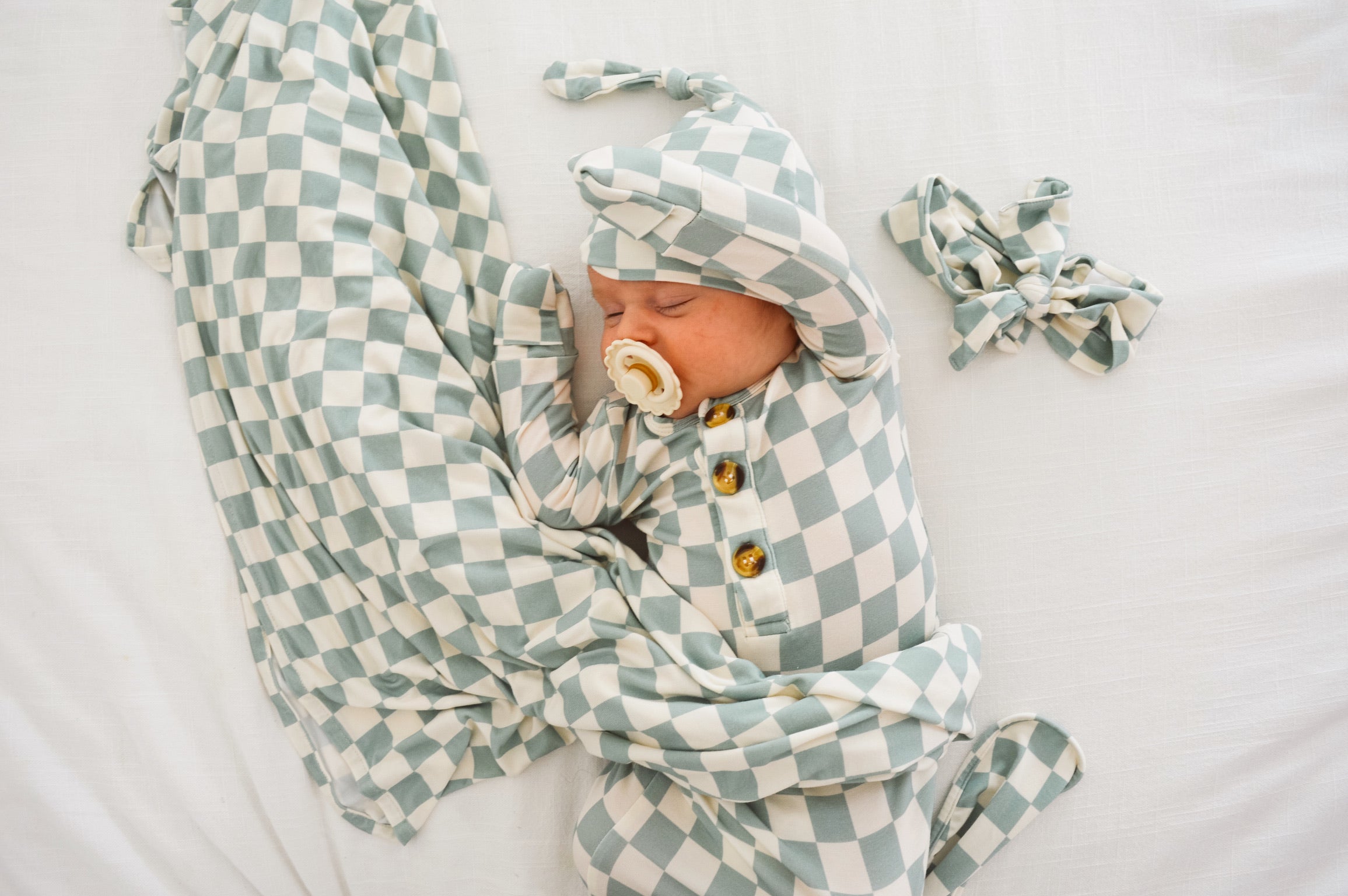 Madden Jade Welcome Baby Bundle Set: Blanket, Hat, Knotted Gown